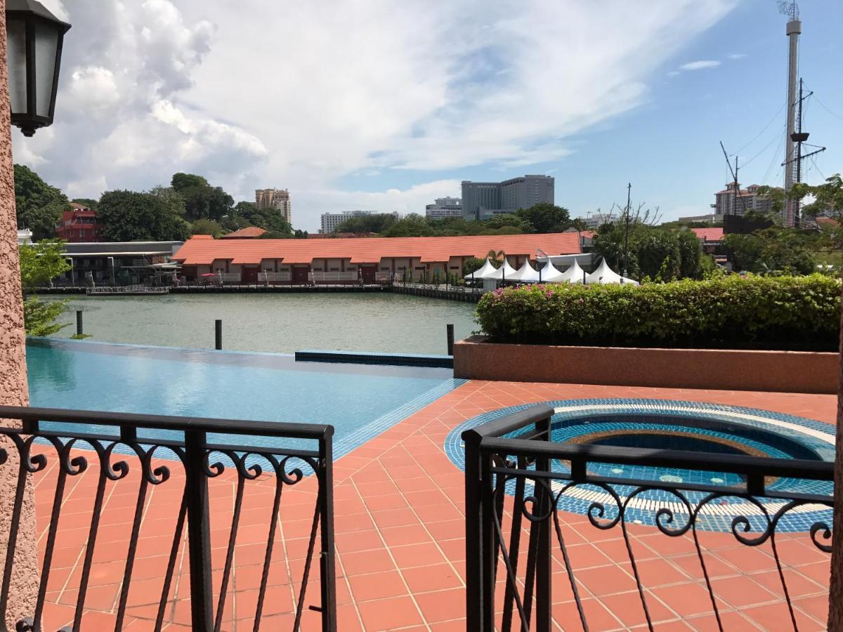 Luxury On Melaka River Екстериор снимка